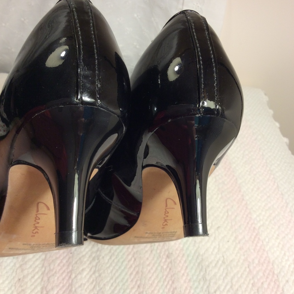 Clark's Artisan Women's Heels - Picture 8 of 8